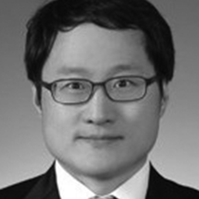 A speaker photo for Janghwan Lee