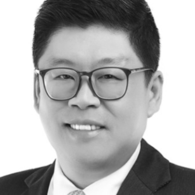 A speaker photo for Desmond Sim
