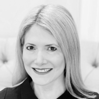 A speaker photo for Sara Robinson Dasse