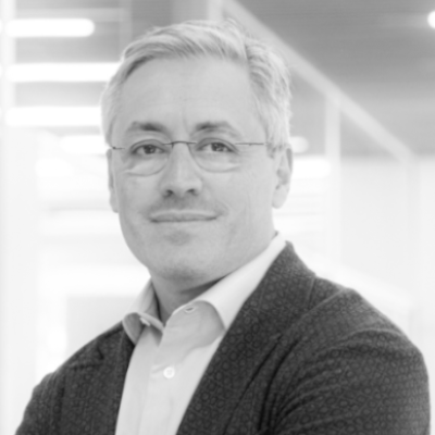 A speaker photo for José María Fernández