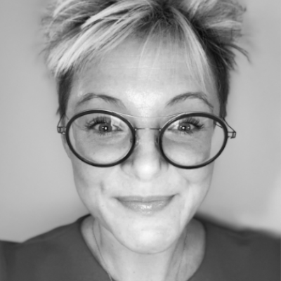 A speaker photo for Suzi van Es