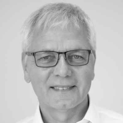 A speaker photo for Tomas Sys