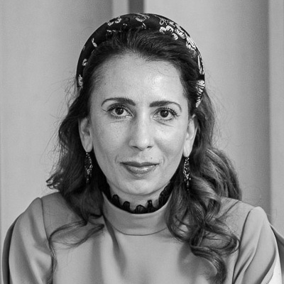 A speaker photo for Roxana Mohammadian-Molina