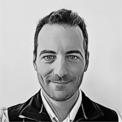 A speaker photo for Yoni Riemer