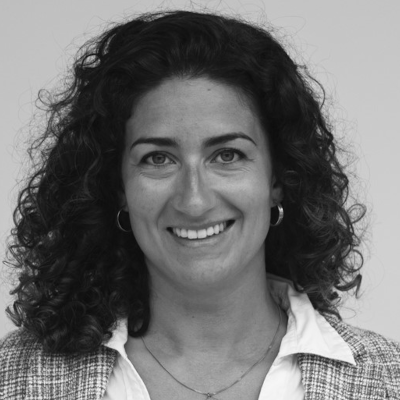 A speaker photo for Dina Kusnezowa