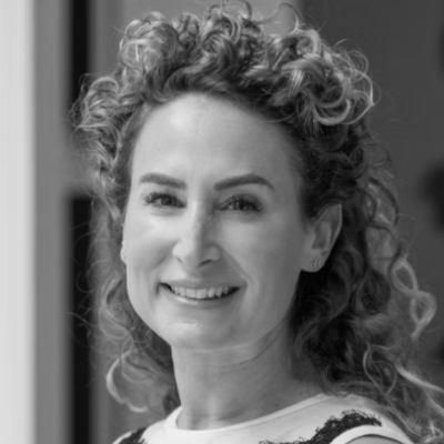 A speaker photo for Claire Dawe