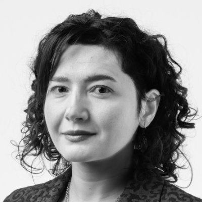 A speaker photo for Beatrice Stanoescu