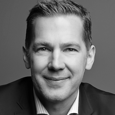 A speaker photo for Jeffrey Scott