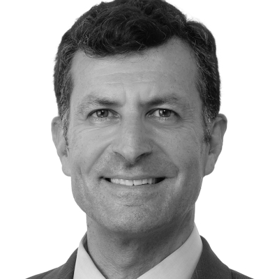 A speaker photo for Peter Siapikoudis