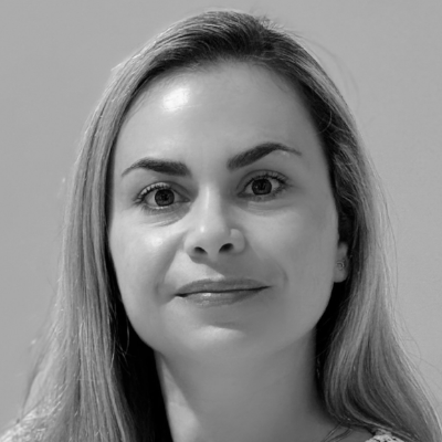 A speaker photo for Irina Barbuntoiu