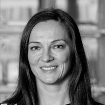 A speaker photo for Eva Cairns