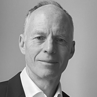 A speaker photo for Peter Hobbs