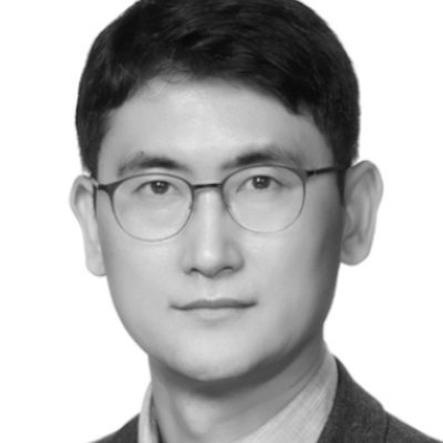 A speaker photo for Younghwan Kim