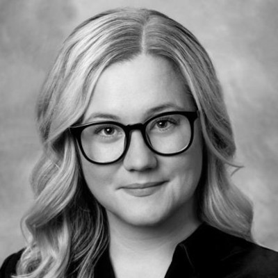 A speaker photo for Iris Tomczyk