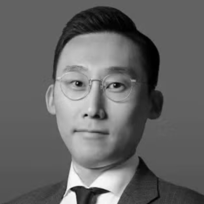 A speaker photo for Jun Park