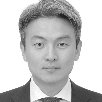 A speaker photo for Aaron Dong