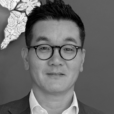 A speaker photo for Doug Kang